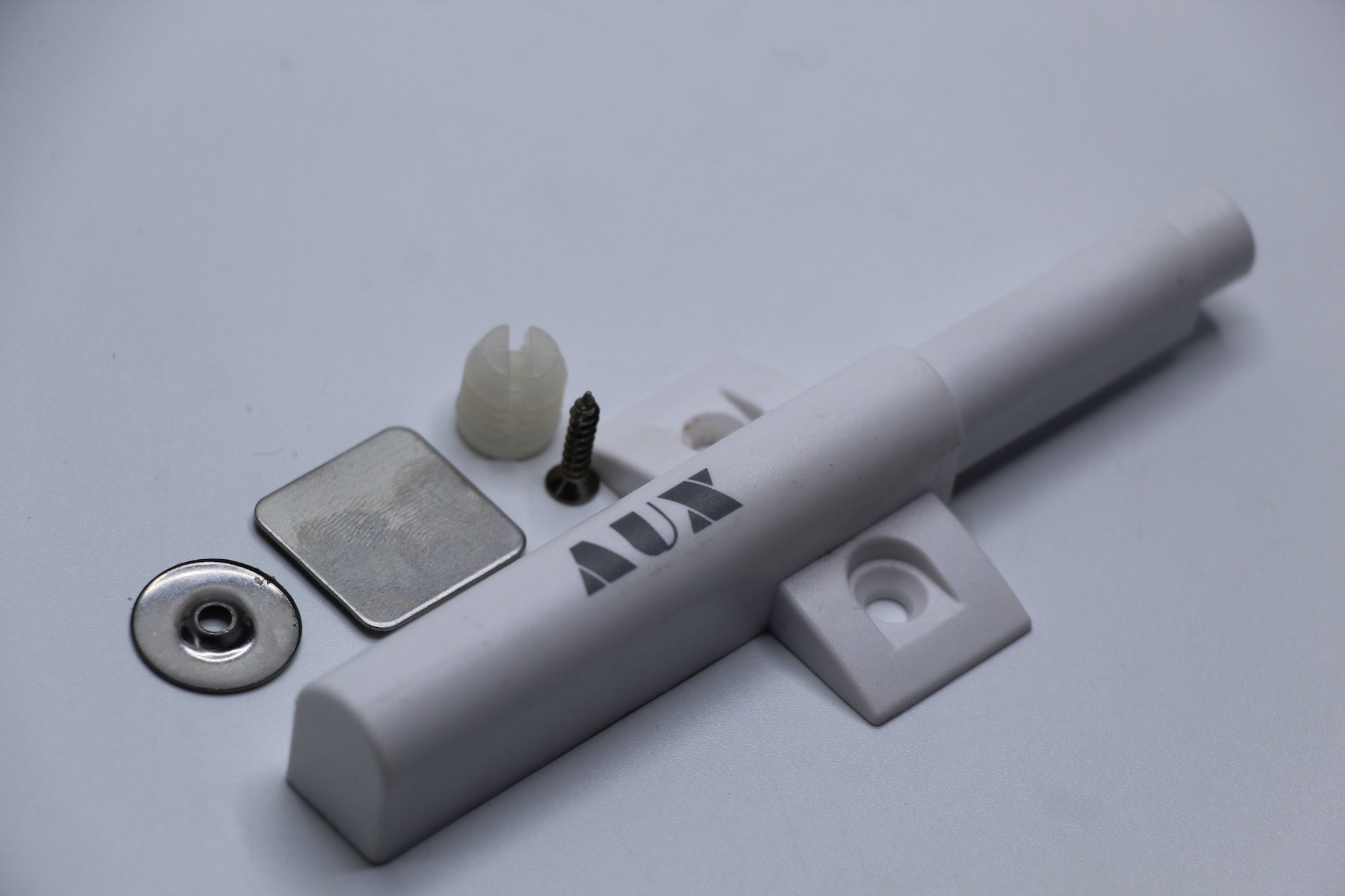 مگنت پروانه ای روکار